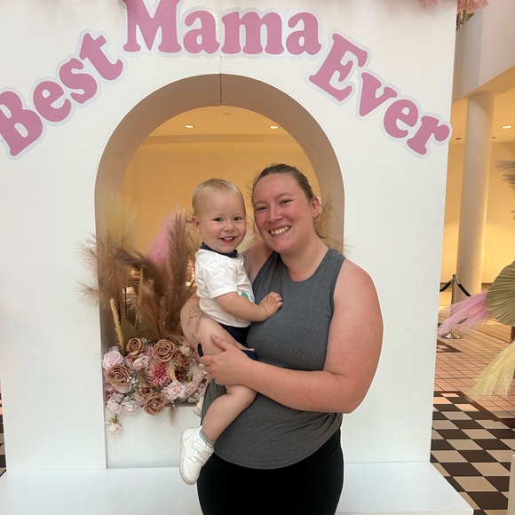 Meet your Posher, Alex - Picture 3 of 3